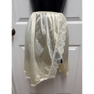 Vintage Warners Buttercream Lace Side Slit Scalloped Hem Half Skirt - Size Small